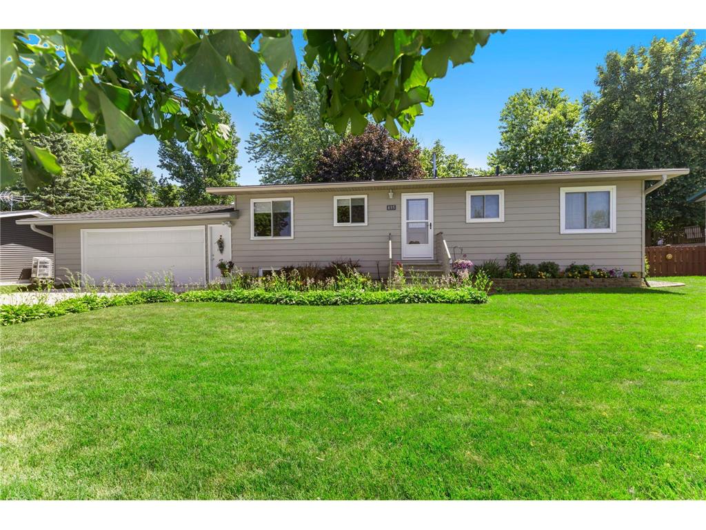 835 Harrington Street SW Hutchinson MN 55350 7064105 image1