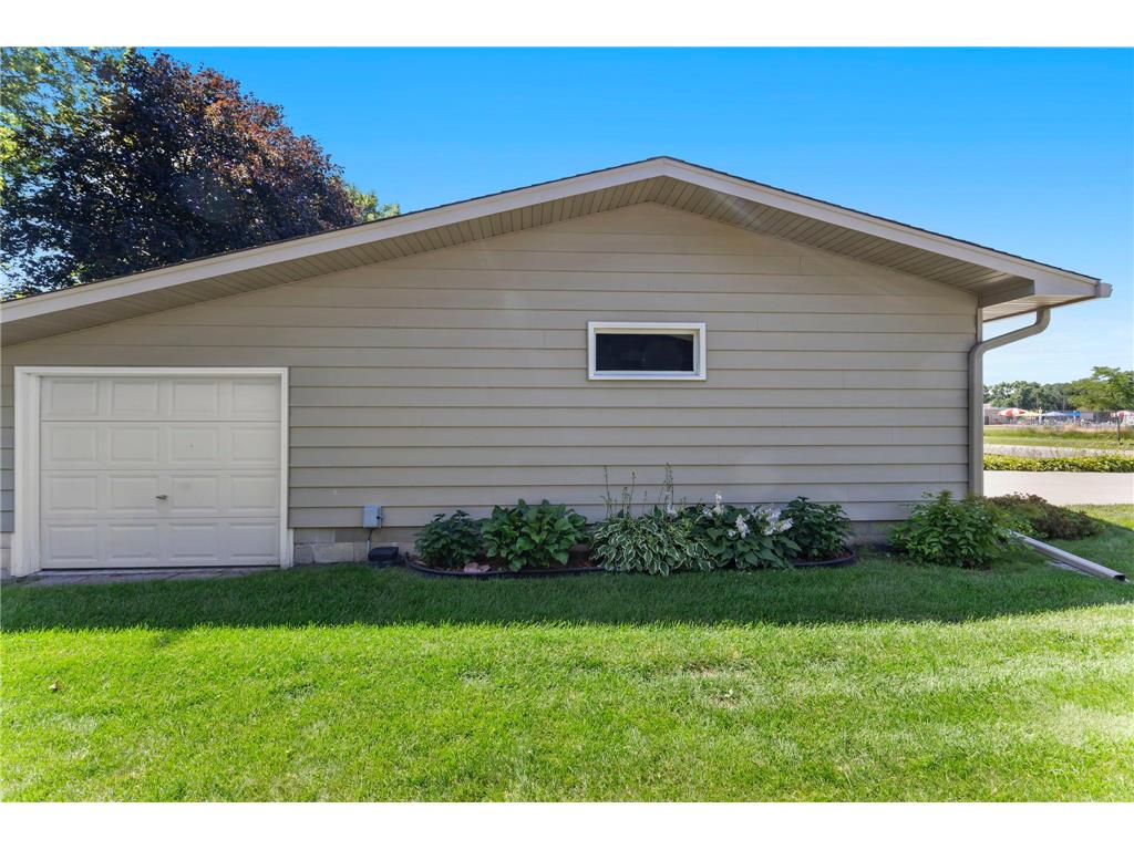835 Harrington Street SW Hutchinson MN 55350 7064105 image48