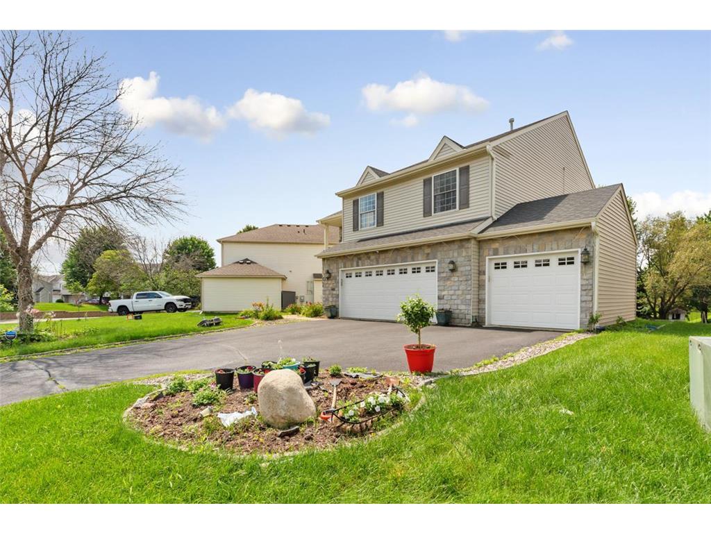 8350 Savanna Oaks Lane Woodbury MN 55125 6569876 image1