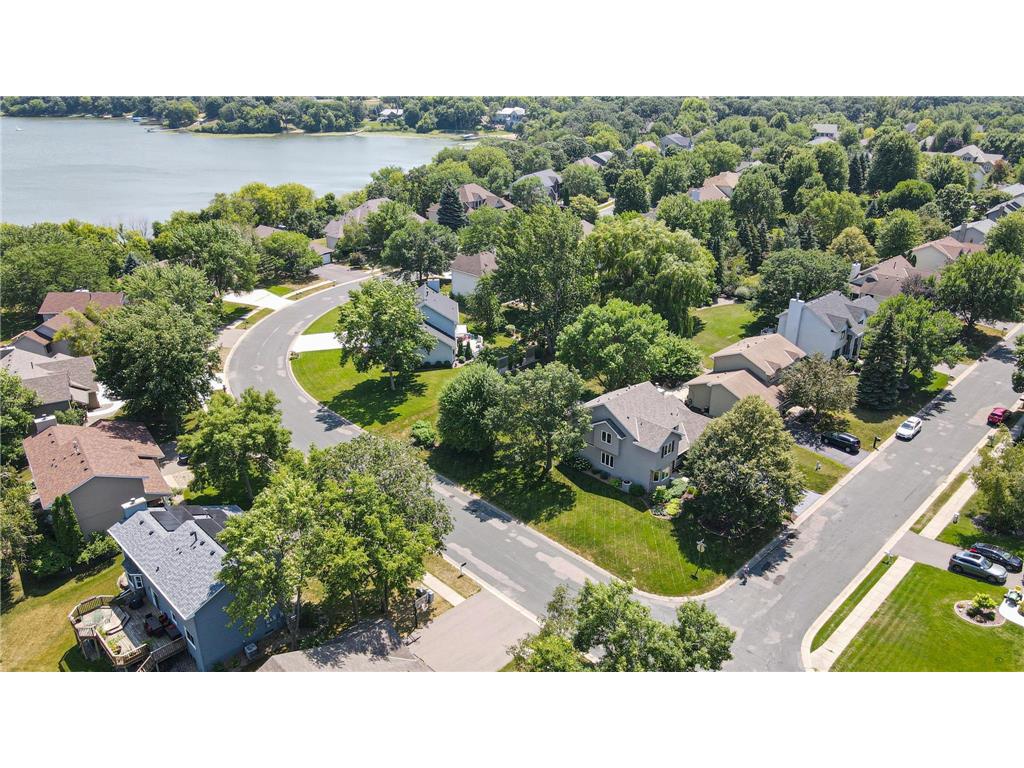 8351 W Lake Drive, Chanhassen, MN, 55317 MLS 6252129 Edina Realty