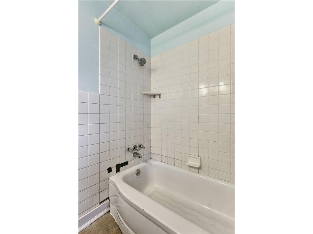 8352 Blaisdell Avenue S Bloomington MN 55420 7088703 image19