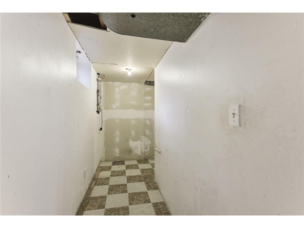 8352 Blaisdell Avenue S Bloomington MN 55420 7088703 image26