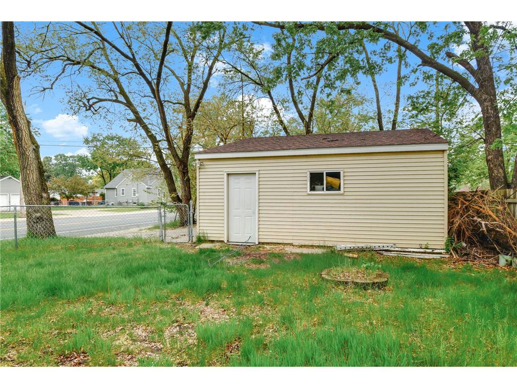8352 Blaisdell Avenue S Bloomington MN 55420 7088703 image32