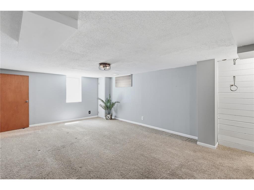 8352 Nicollet Avenue S Bloomington MN 55420 7033052 image25
