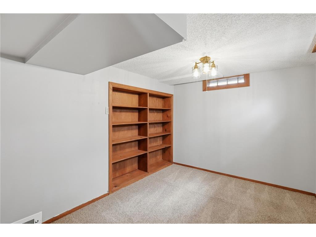 8352 Nicollet Avenue S Bloomington MN 55420 7033052 image28