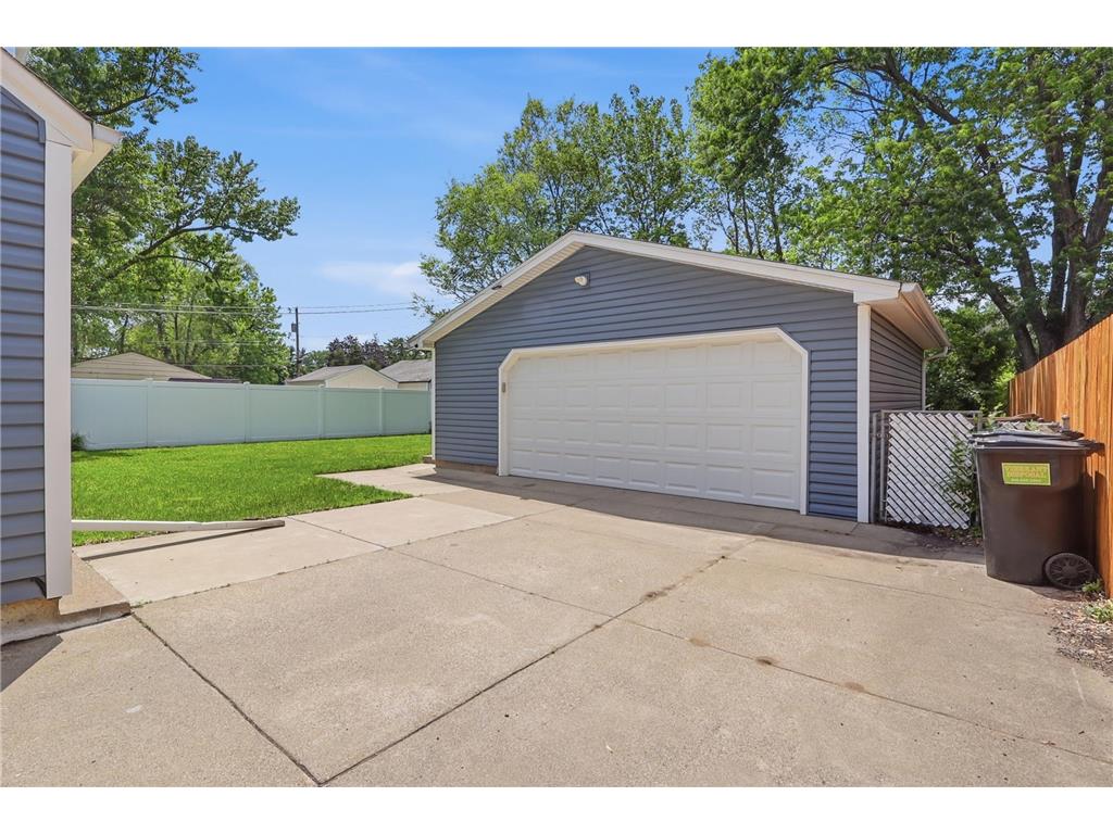 8352 Nicollet Avenue S Bloomington MN 55420 7033052 image32