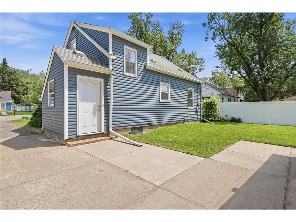 8352 Nicollet Avenue S Bloomington MN 55420 7033052 image35