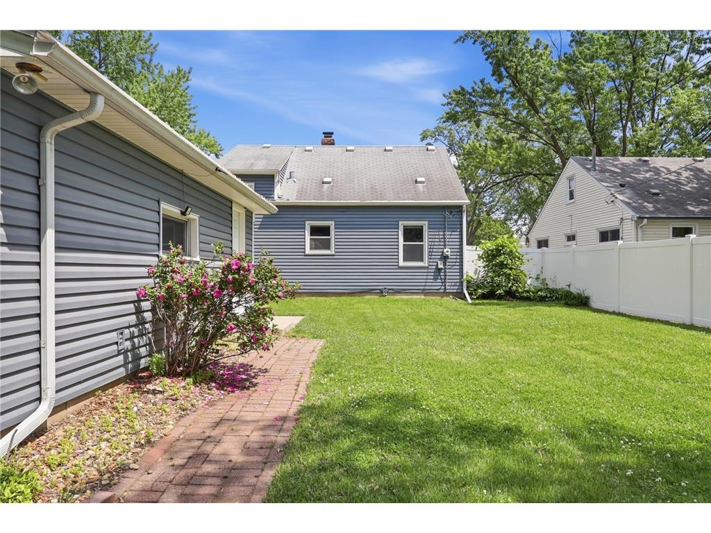 8352 Nicollet Avenue S Bloomington MN 55420 7033052 image37
