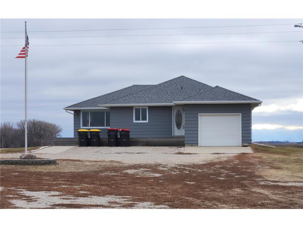 83581 405th Street, Bird Island, MN, 55310 MLS 6448978 Edina Realty