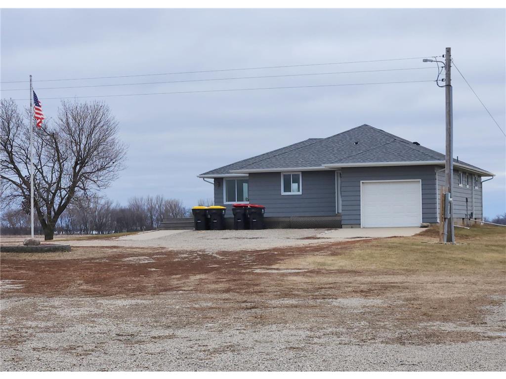 83581 405th Street, Bird Island, MN, 55310 MLS 6448978 Edina Realty