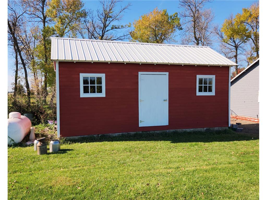 83581 405th Street, Bird Island, MN, 55310 MLS 6448978 Edina Realty