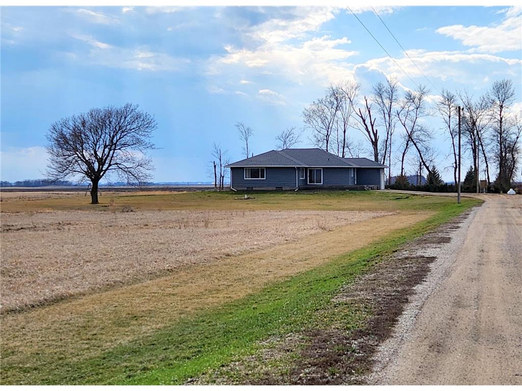 83581 405th Street, Bird Island, MN, 55310 MLS 6513527 Edina Realty