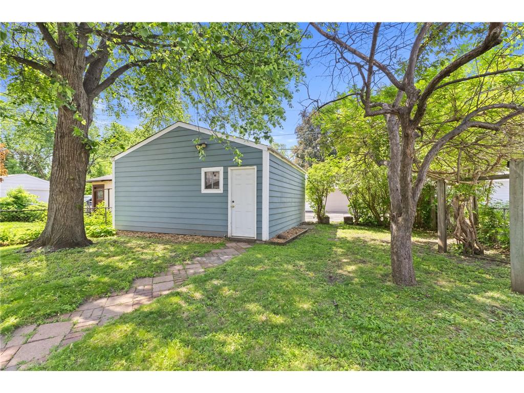 836 Minnehaha Avenue W Saint Paul MN 55104 7074497 image30