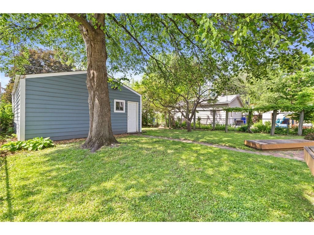 836 Minnehaha Avenue W Saint Paul MN 55104 7074497 image31
