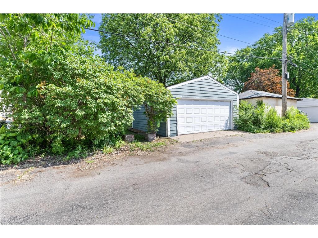 836 Minnehaha Avenue W Saint Paul MN 55104 7074497 image34