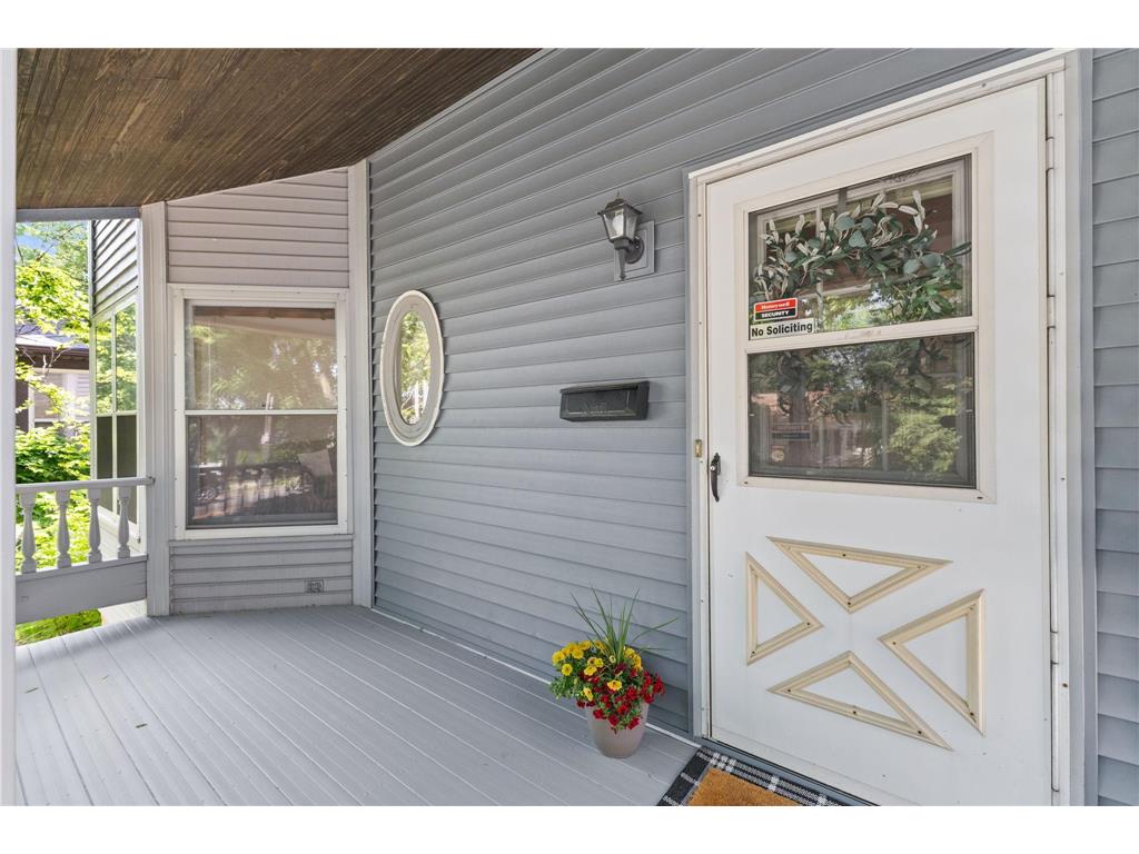 836 Minnehaha Avenue W Saint Paul MN 55104 7074497 image4
