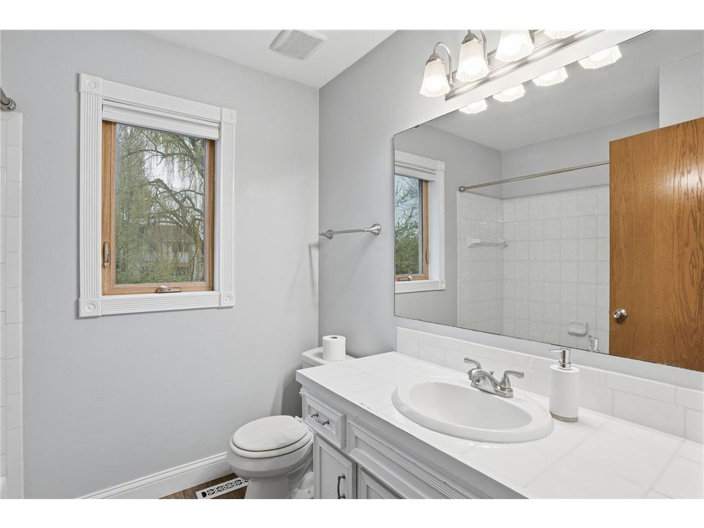 8361 W Lake Drive Chanhassen MN 55317 7060642 image23