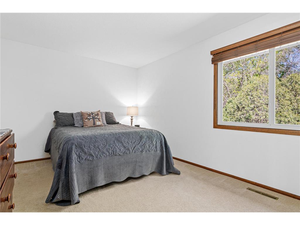 8370 W 107th Street Bloomington MN 55438 7047833 image6