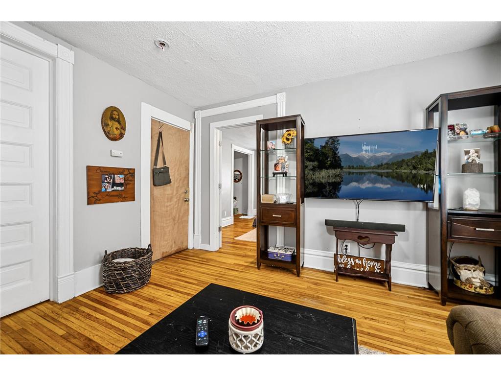 838 Edmund Avenue Saint Paul MN 55104 6575988 image1