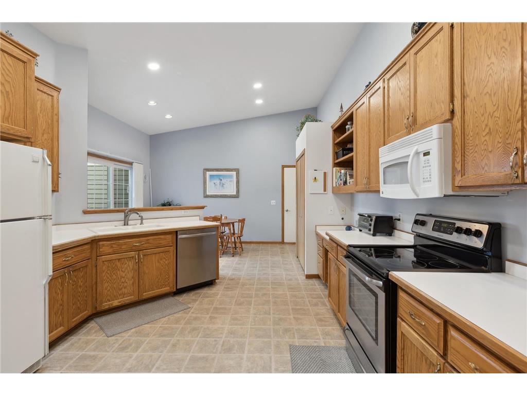 838 Ivy Lane, Eagan, MN, 55123 MLS 6484125 Edina Realty