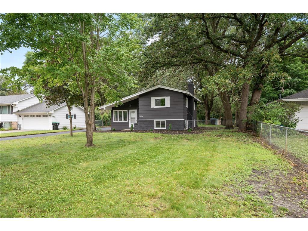 8398 Groveland Road Mounds View MN 55112 6588050 image1