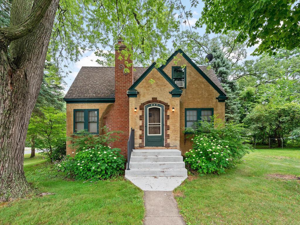 840 Mahtomedi Avenue, Mahtomedi, MN 55115 MLS 6022708 Edina Realty