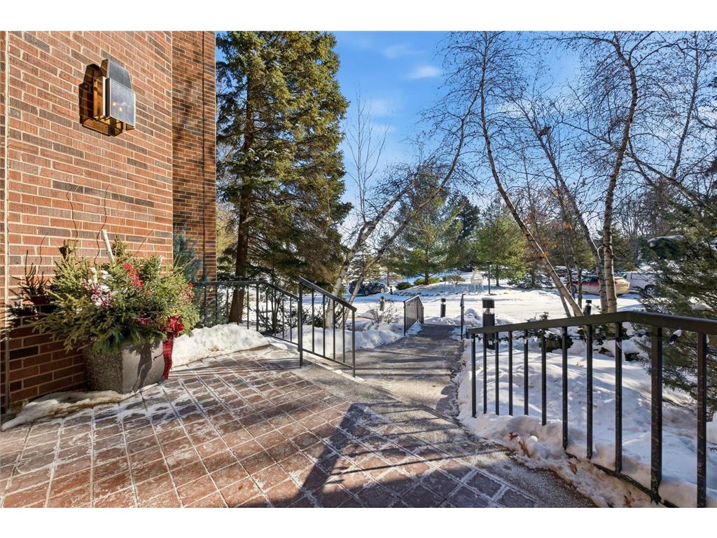 8400 Pennsylvania Road #227 Bloomington MN 55438 7016070 image2