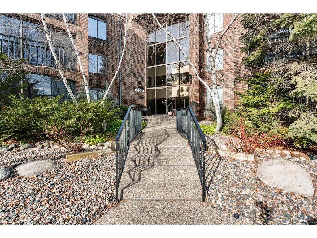 8400 Pennsylvania Road #320 Bloomington MN 55438 6476294 image1