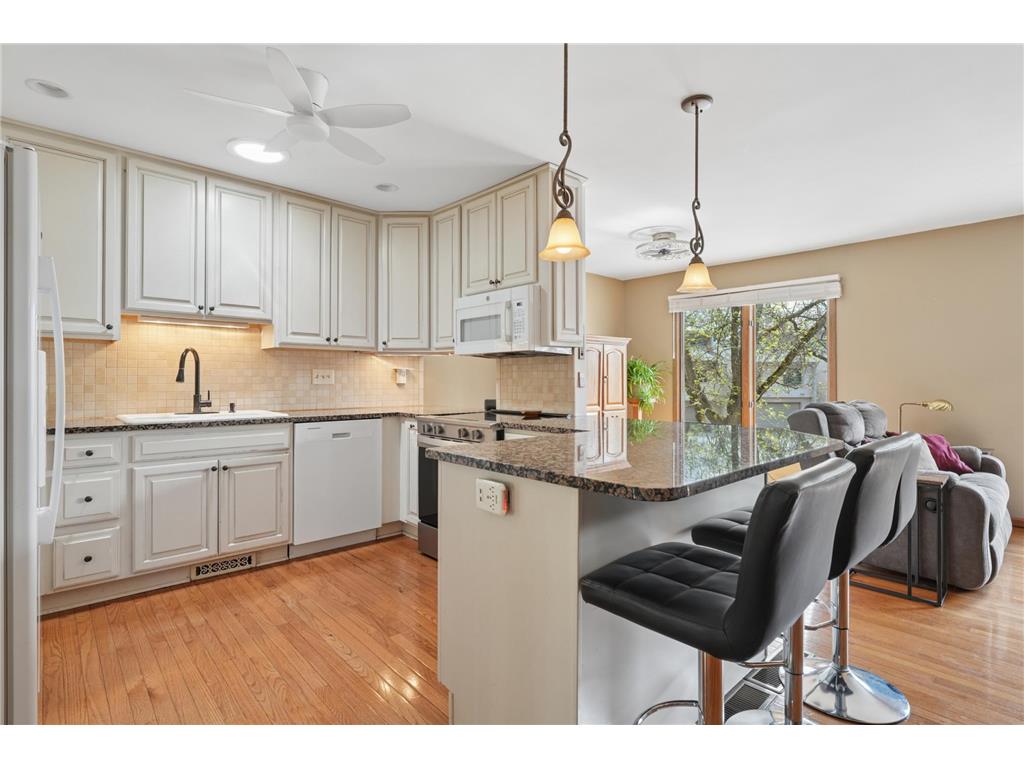 8401 137th Court Apple Valley MN 55124 7061468 image1