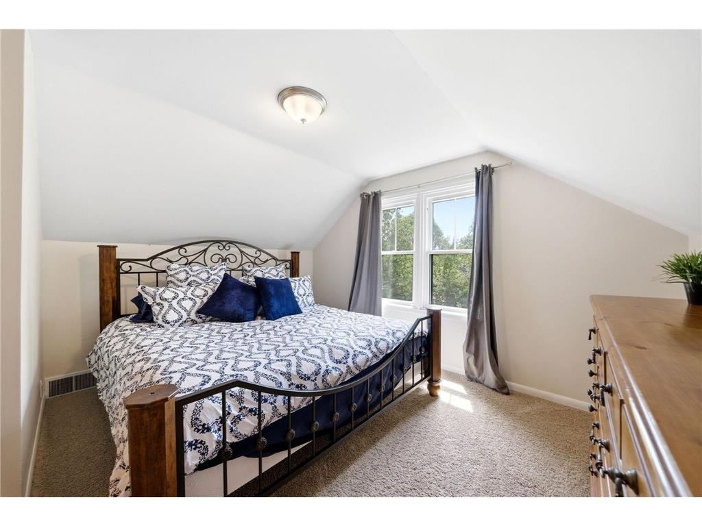 8401 15th Avenue S Bloomington MN 55425 7083229 image19