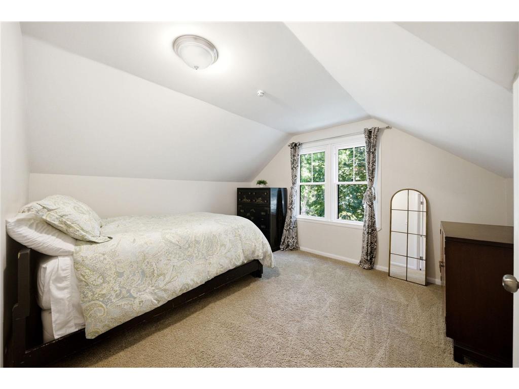 8401 15th Avenue S Bloomington MN 55425 7083229 image24