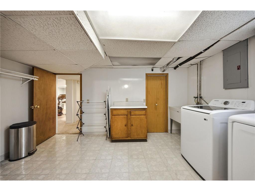 8401 15th Avenue S Bloomington MN 55425 7083229 image29
