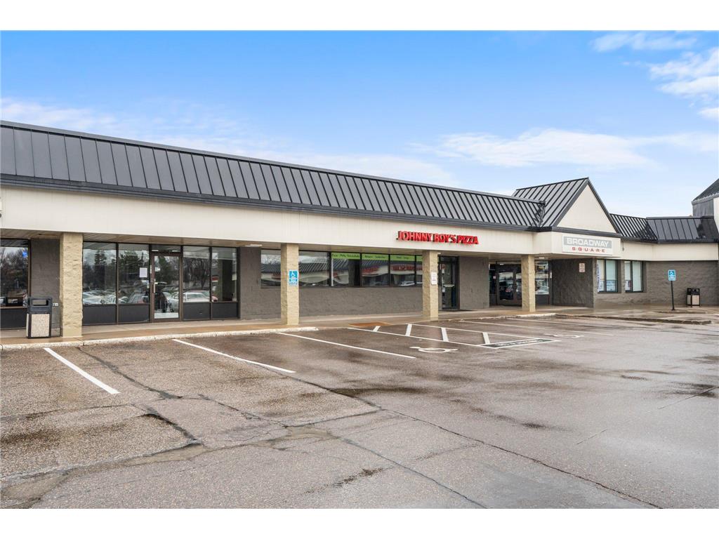 8401 W Broadway Avenue Brooklyn Park MN 55445 6740263 image1