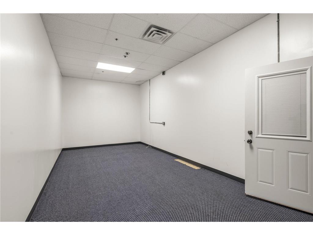 8401 W Broadway Avenue Brooklyn Park MN 55445 6740263 image12