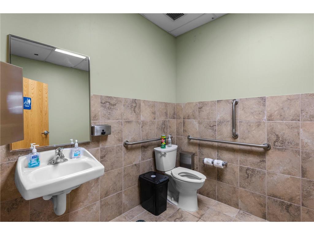 8401 W Broadway Avenue Brooklyn Park MN 55445 6740263 image13