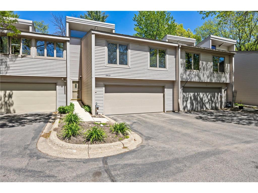 8405 137th Court Apple Valley MN 55124 7077815 image1
