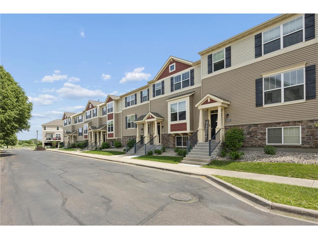 8405 Norwood Lane N Maple Grove MN 55369 7085953 image1