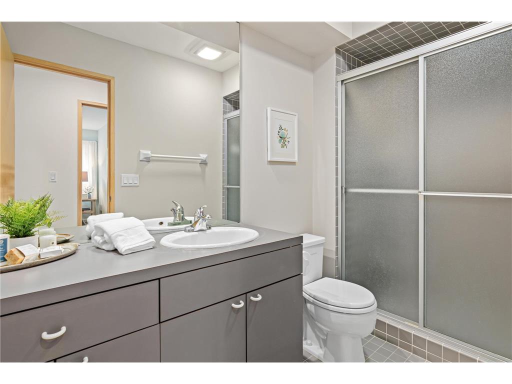 8408 Xylon Circle S Bloomington MN 55438 7094670 image28