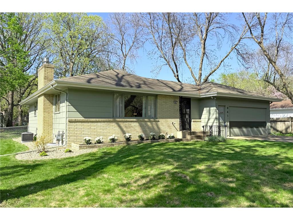 841 73rd Avenue NE Fridley MN 55432 6717004 image1