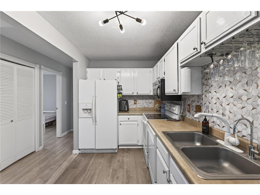 841 Evergreen Circle Burnsville MN 55337 7081795 image10
