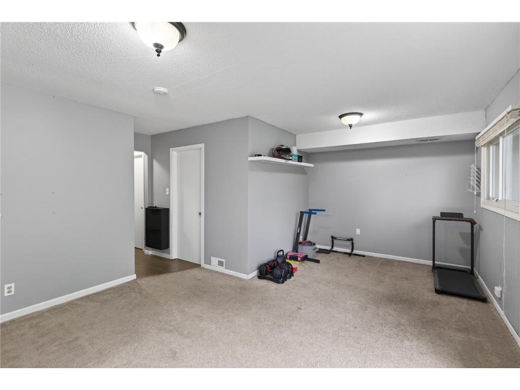 841 Evergreen Circle Burnsville MN 55337 7081795 image18