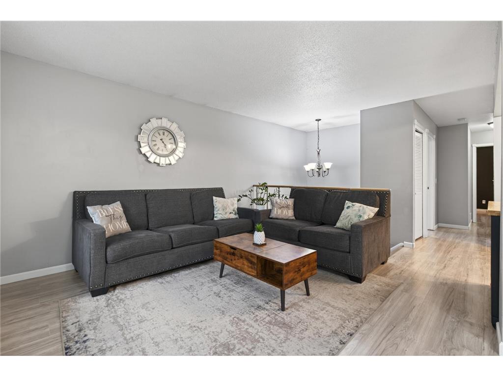 841 Evergreen Circle Burnsville MN 55337 7081795 image4