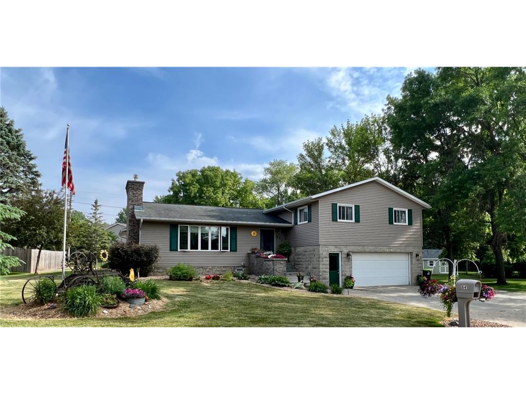 841 Pleasant Avenue, Zumbrota, MN, 55992 MLS 6387712 Edina Realty