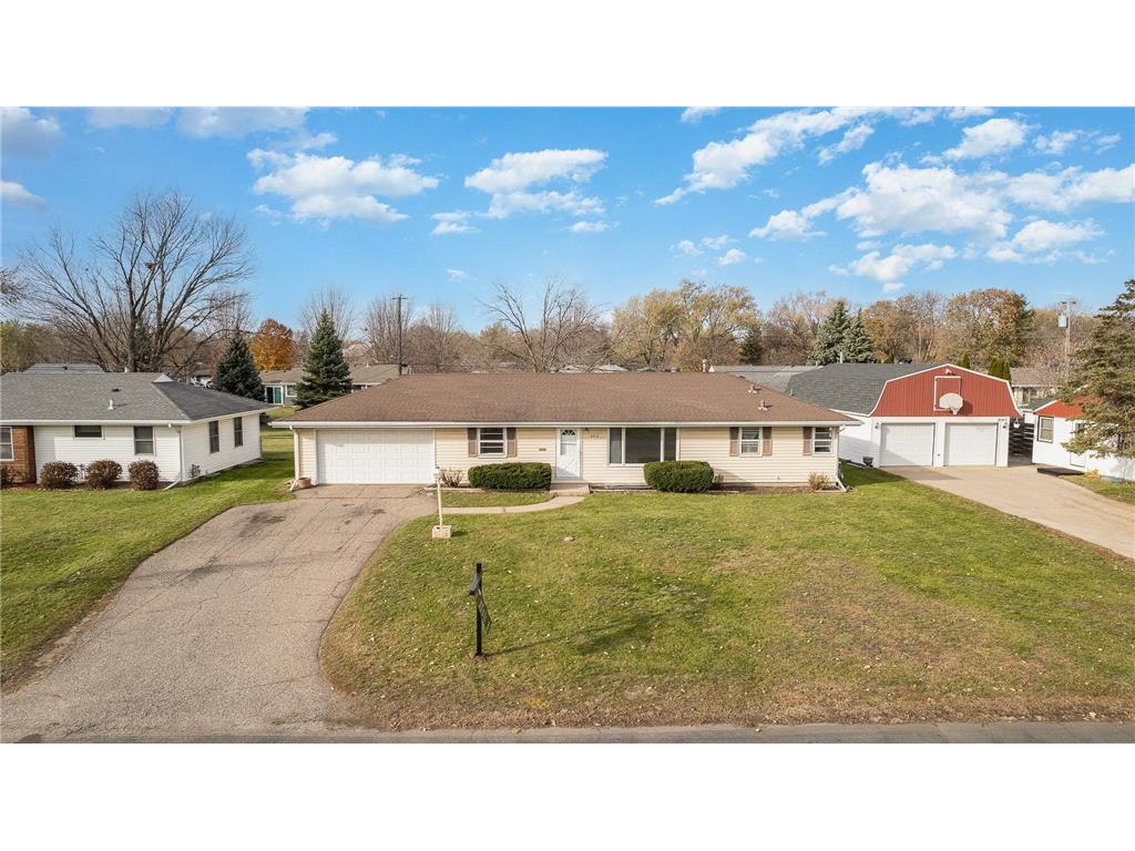 Massey Ferguson 5612 visual data 5