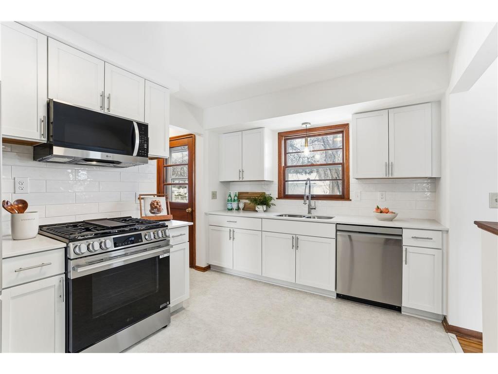 8416 Meadow Lake Road N New Hope MN 55428 6825934 image4