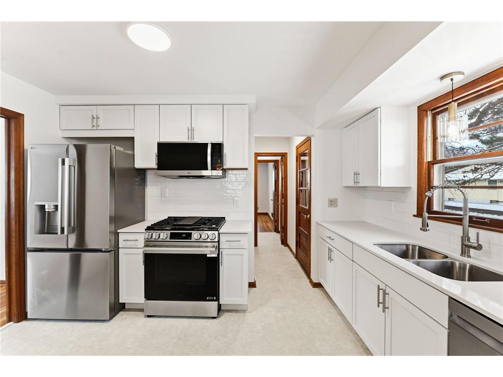 8416 Meadow Lake Road N New Hope MN 55428 6825934 image8