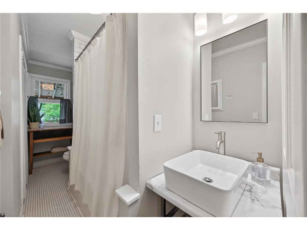 842 Randolph Avenue Saint Paul MN 55102 7020343 image14