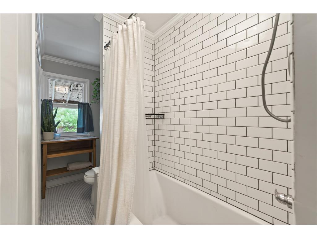 842 Randolph Avenue Saint Paul MN 55102 7020343 image15