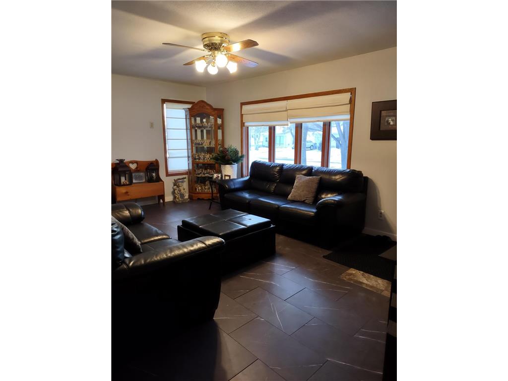842 Western Avenue Madison MN 56256 7000450 image2
