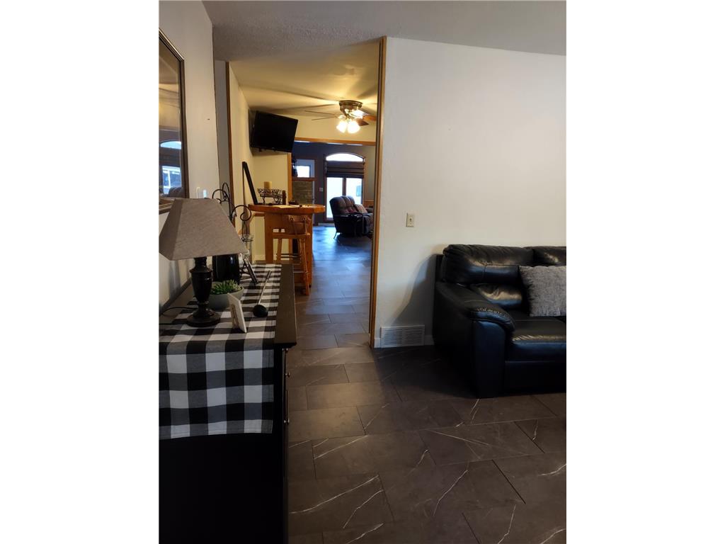 842 Western Avenue Madison MN 56256 7000450 image4